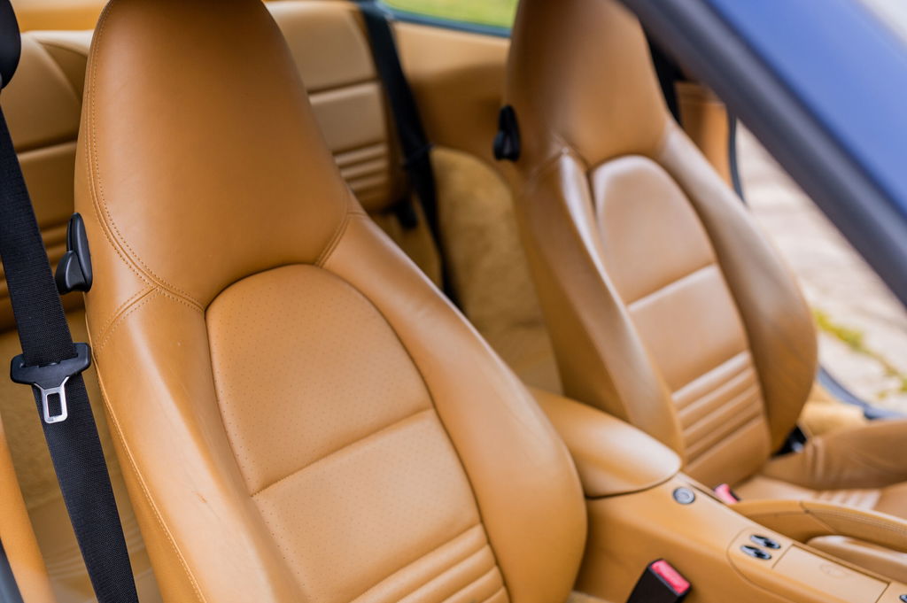 Porsche 996 Carrera 4