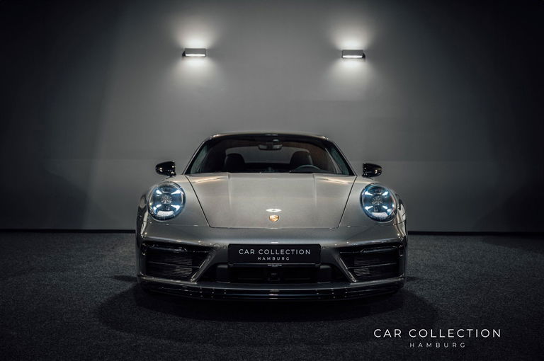 Porsche 992 Carrera 4 GTS