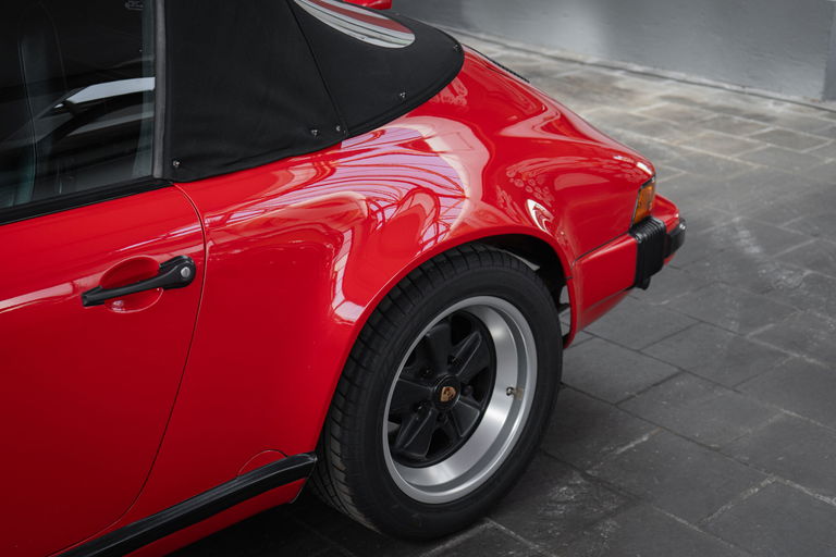 Porsche 911 Carrera 3.2 (US)