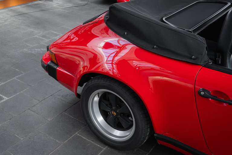 Porsche 911 Carrera 3.2 (US)