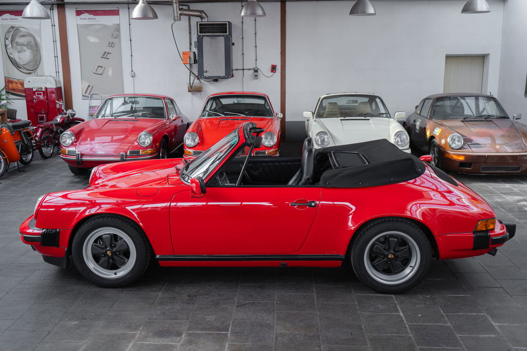 Porsche 911 Carrera 3.2 (US)