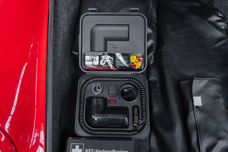 Porsche 911 Carrera 3.2 (US)