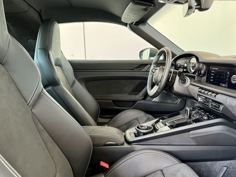 Porsche 992 Targa 4 GTS