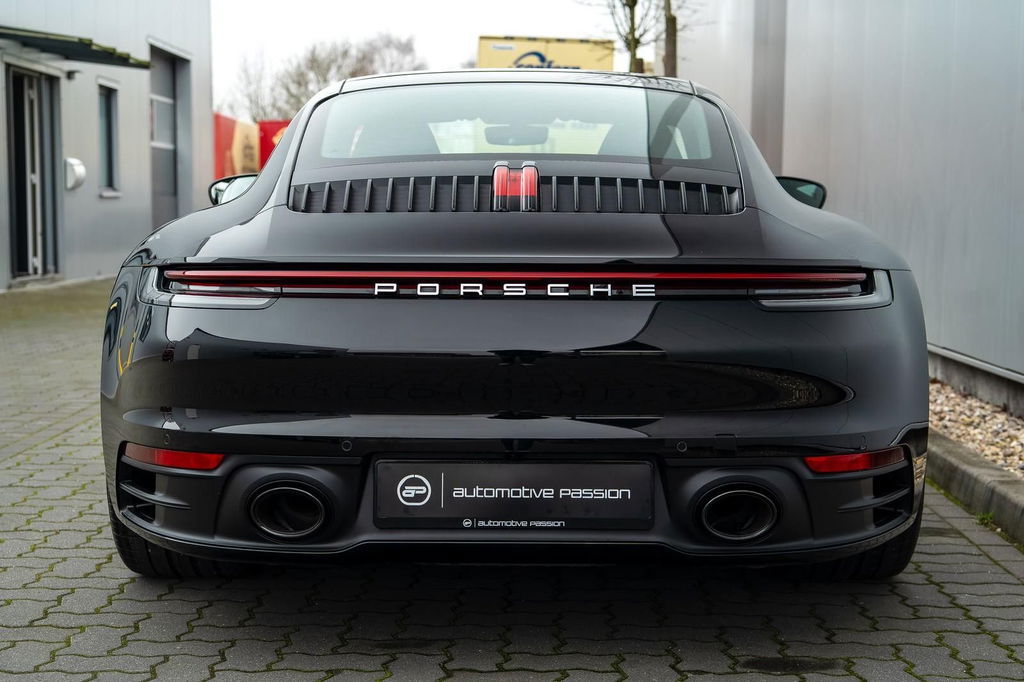 Porsche 992 Carrera