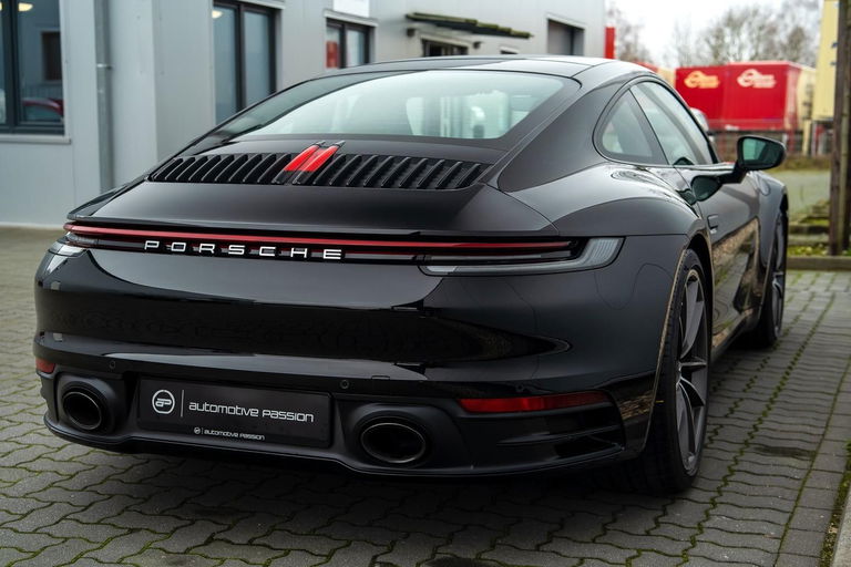 Porsche 992 Carrera