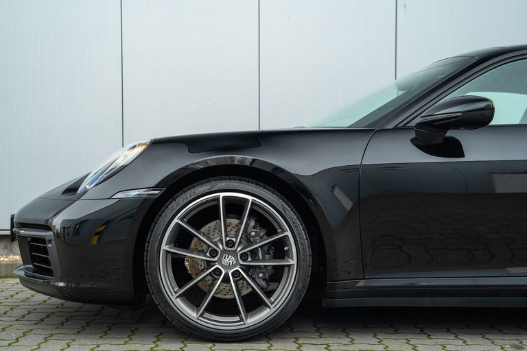 Porsche 992 Carrera