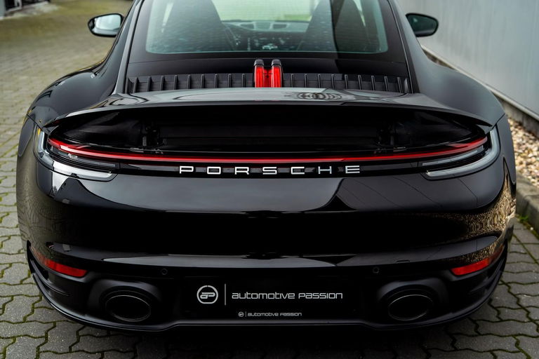 Porsche 992 Carrera