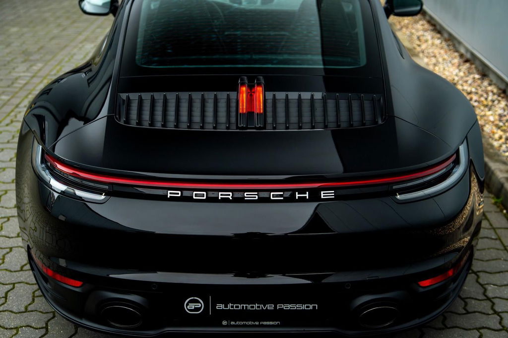 Porsche 992 Carrera