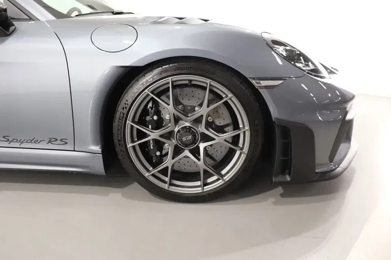 Porsche 718 Spyder RS