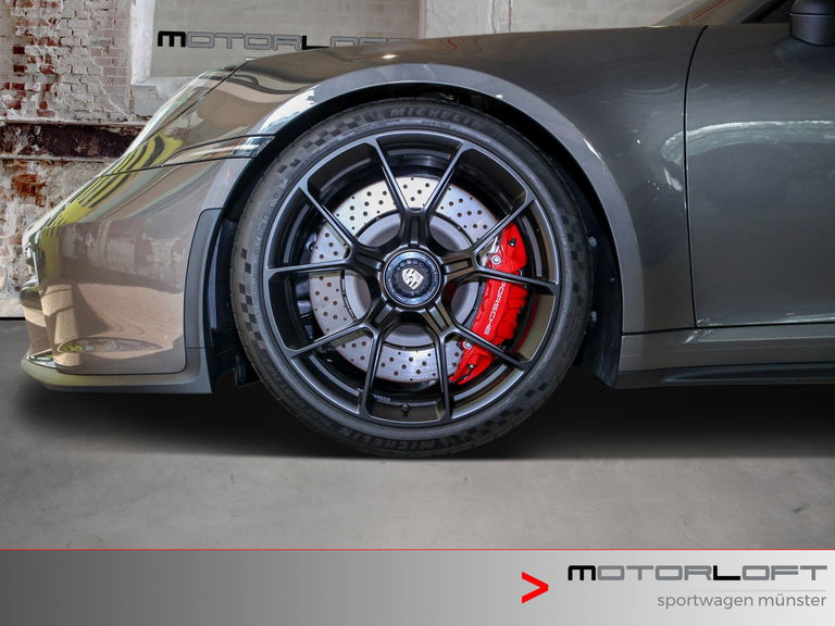 Porsche 992 GT3 Touring