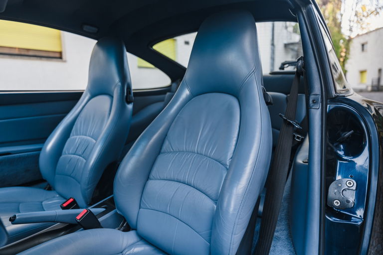 Porsche 993 Carrera 4S