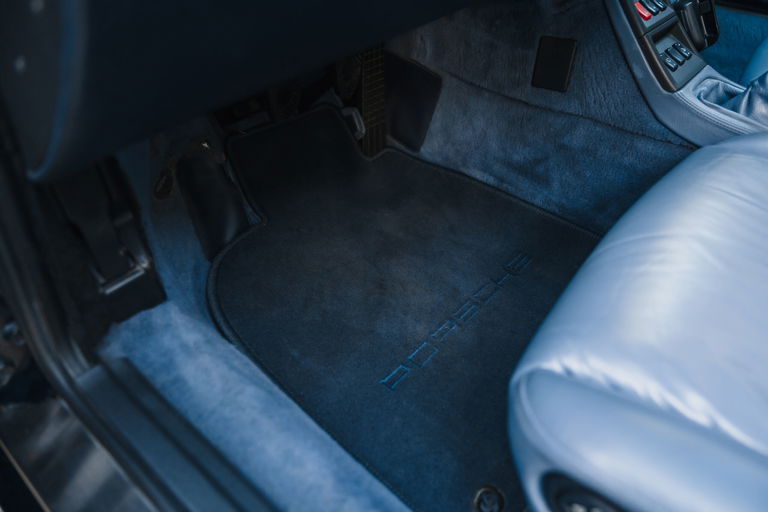 Porsche 993 Carrera 4S