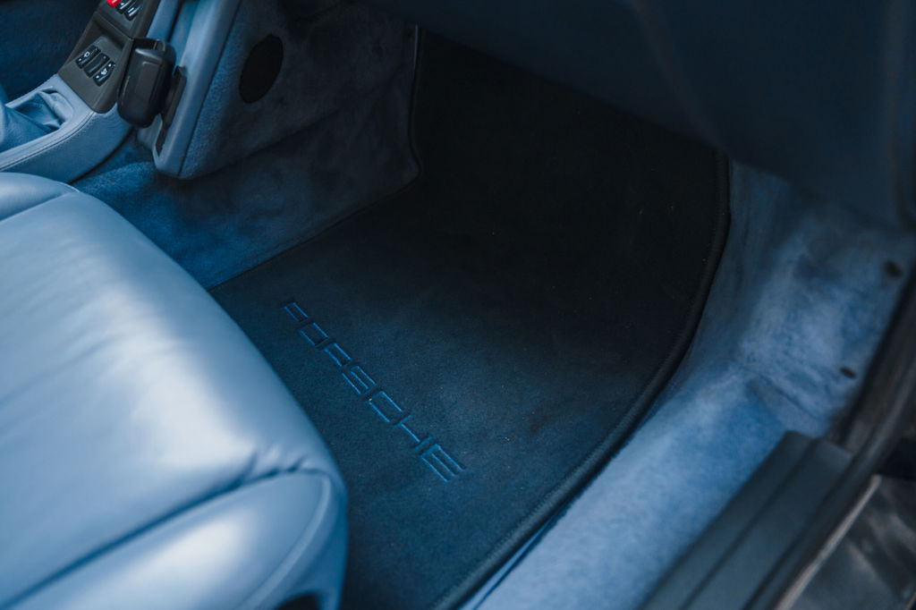 Porsche 993 Carrera 4S