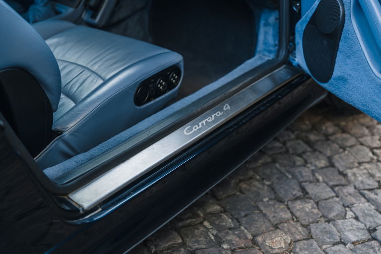 Porsche 993 Carrera 4S