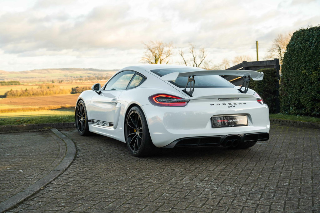 Porsche 981 Cayman GT4