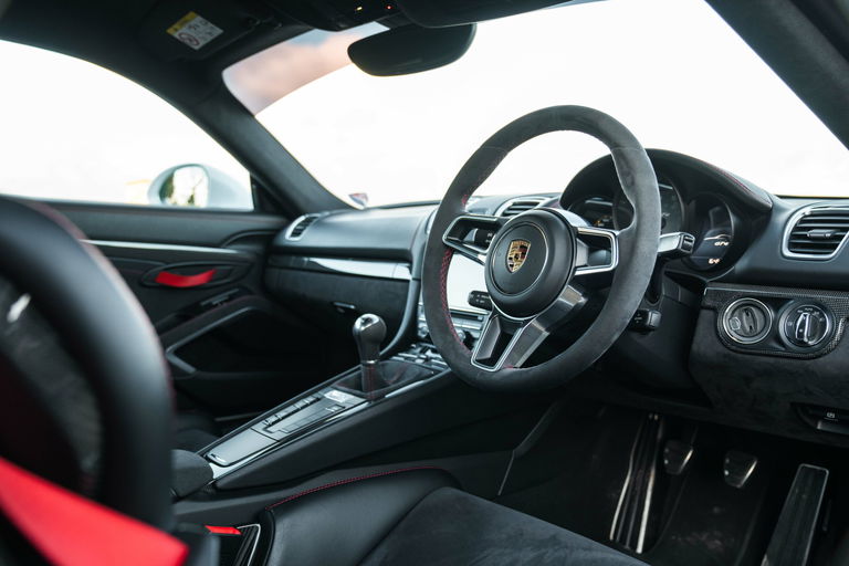 Porsche 981 Cayman GT4