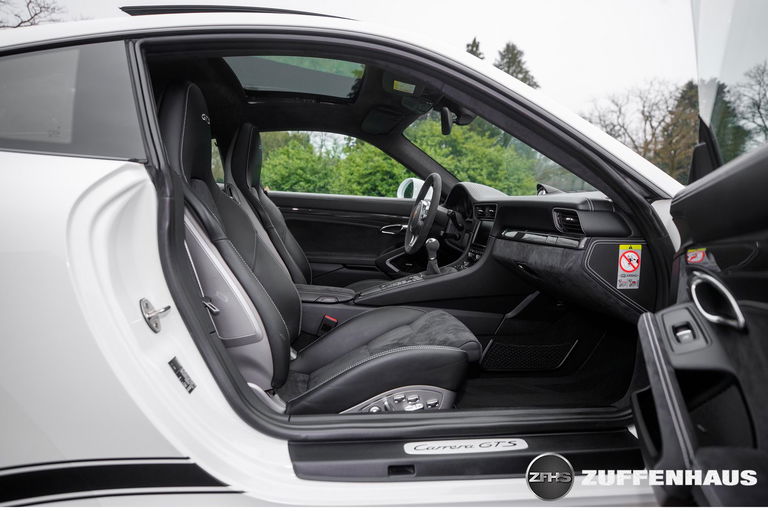 Porsche 991 Carrera GTS