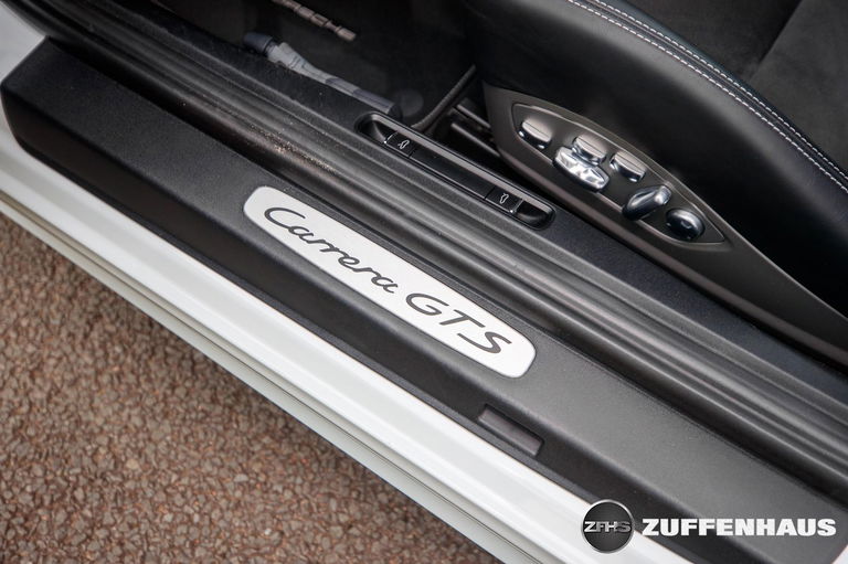 Porsche 991 Carrera GTS