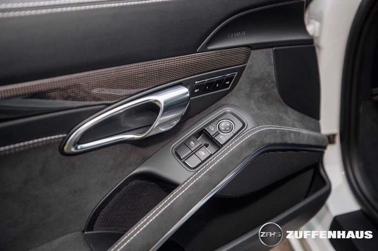 Porsche 991 Carrera GTS