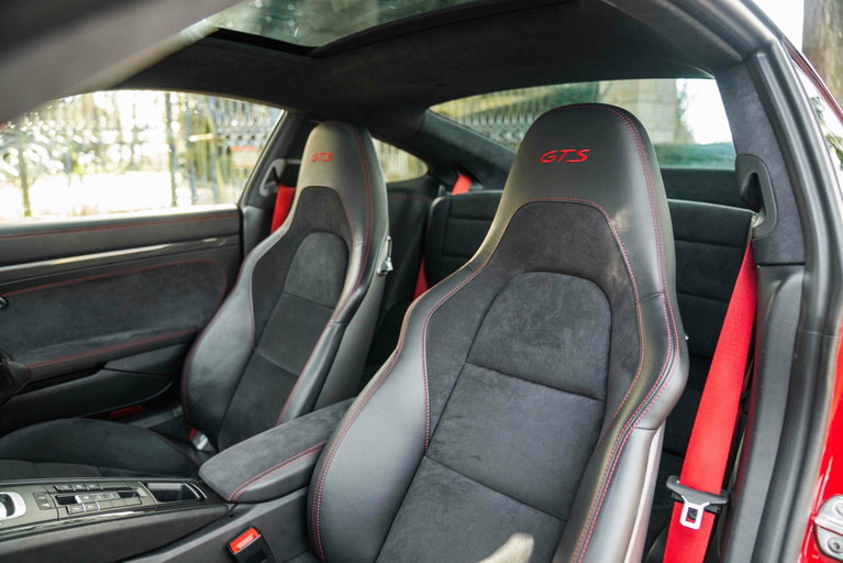 Porsche 991.2 Carrera GTS