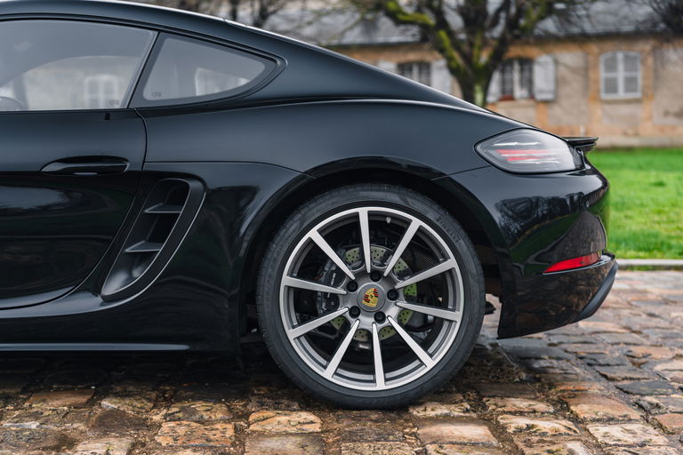 Porsche 718 Cayman