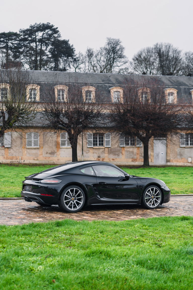 Porsche 718 Cayman