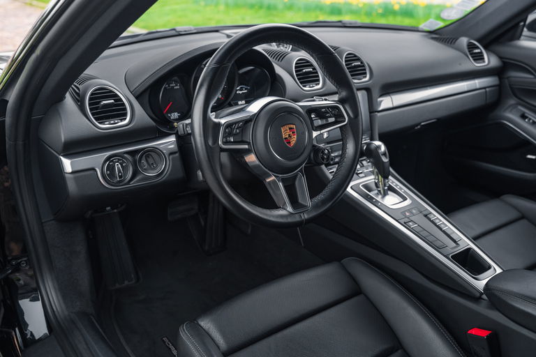 Porsche 718 Cayman