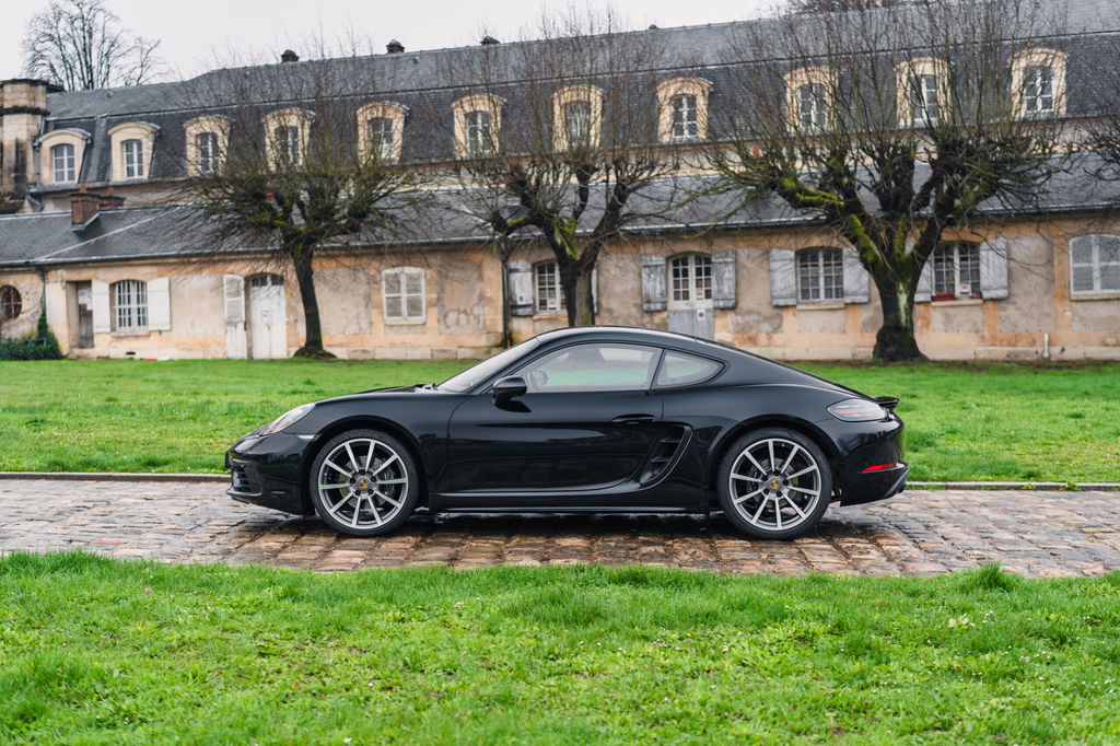 Porsche 718 Cayman