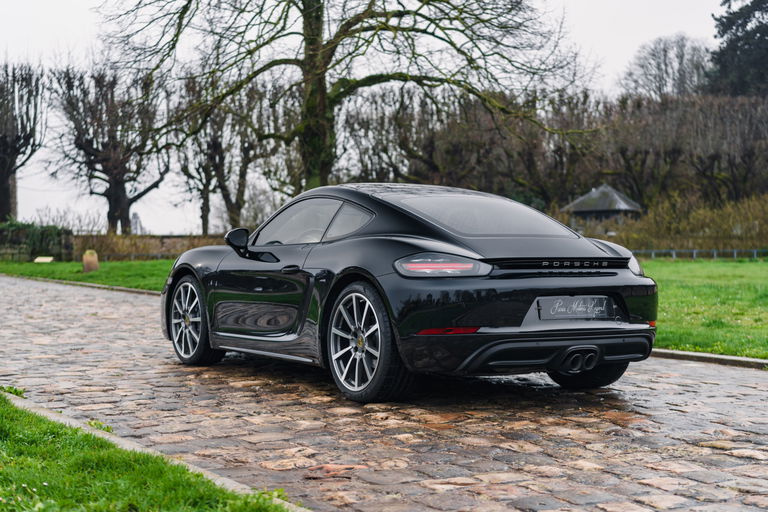 Porsche 718 Cayman