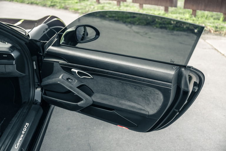 Porsche 991 Carrera 4 GTS