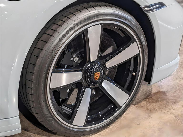 Porsche 992 Sport Classic