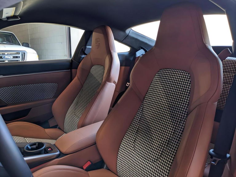 Porsche 992 Sport Classic