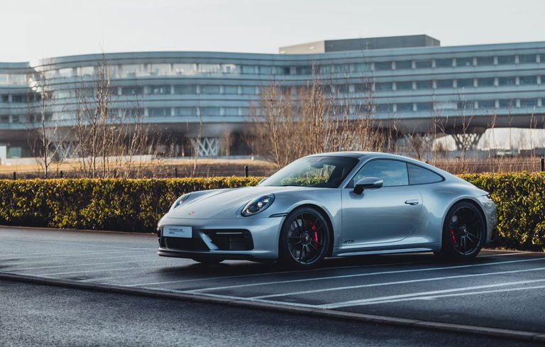 Porsche 992 Carrera GTS