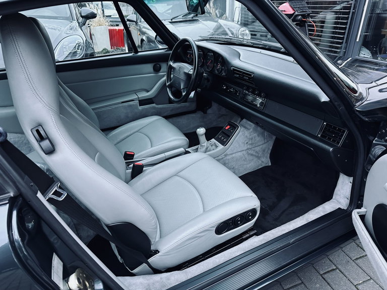 Porsche 993 Carrera 4