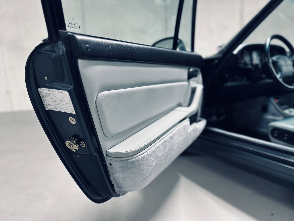 Porsche 993 Carrera 4