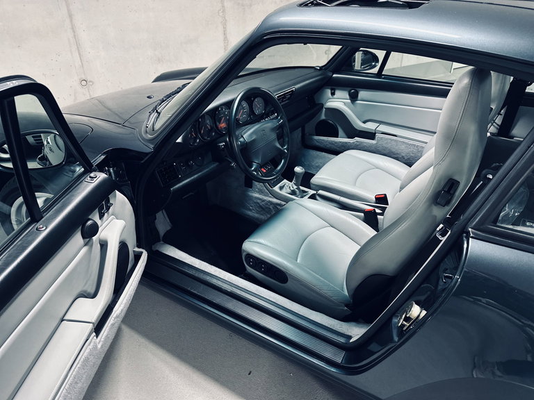Porsche 993 Carrera 4