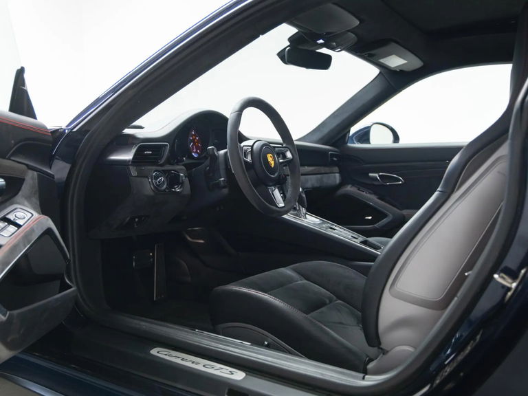 Porsche 991.2 Carrera GTS