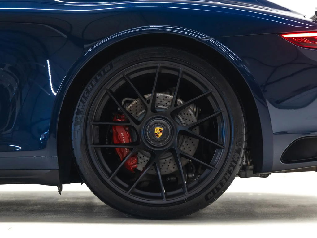 Porsche 991.2 Carrera GTS