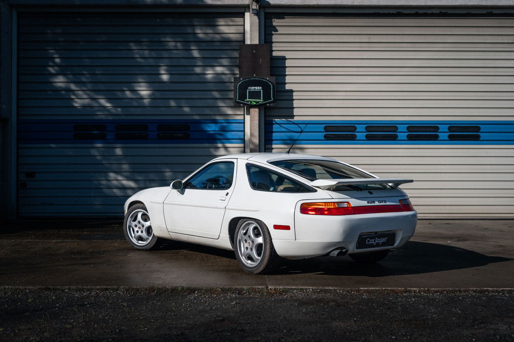 Porsche 928 S4