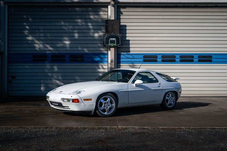 Porsche 928 S4