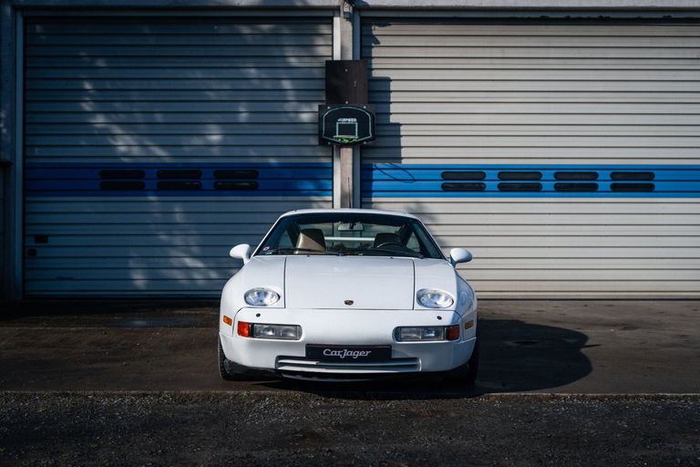 Porsche 928 S4