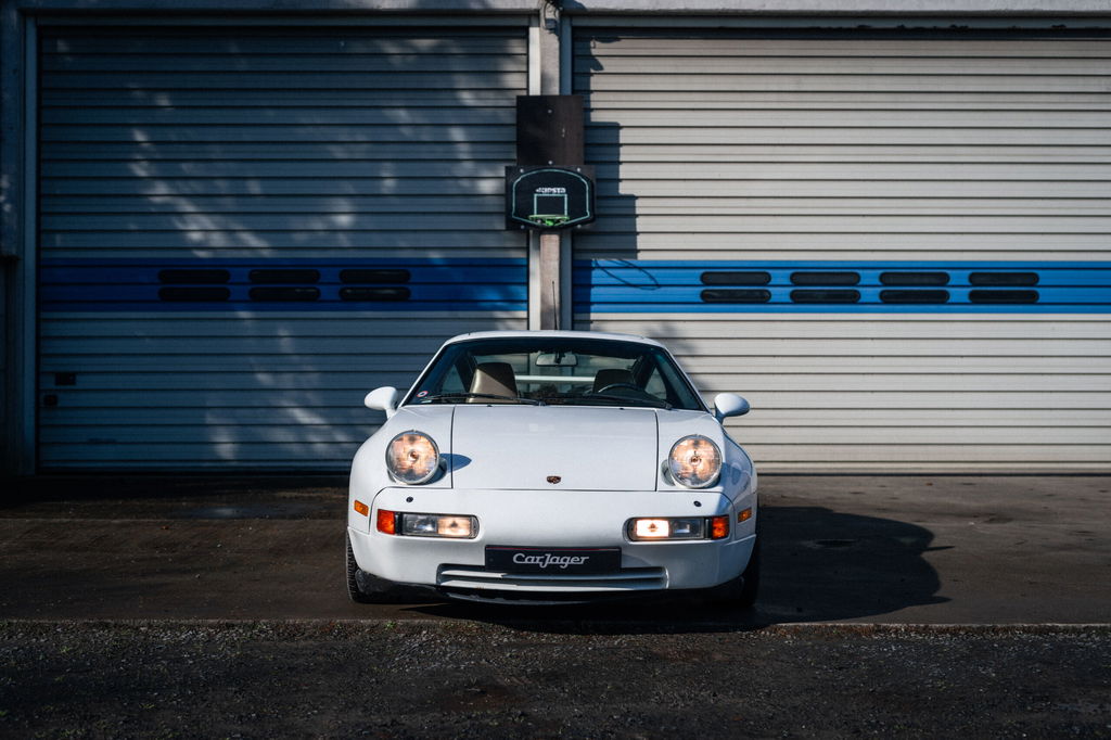 Porsche 928 S4