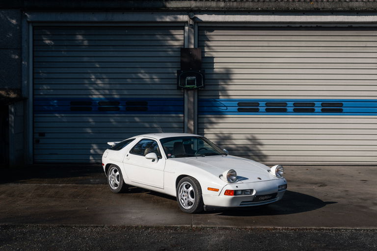 Porsche 928 S4