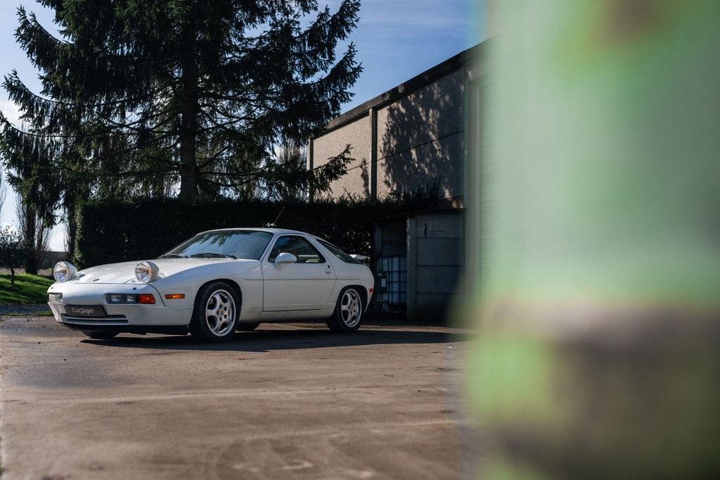 Porsche 928 S4