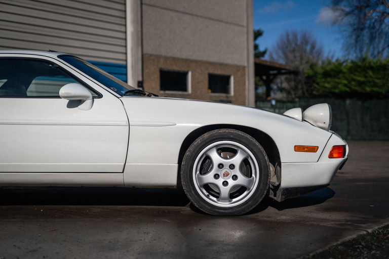 Porsche 928 S4