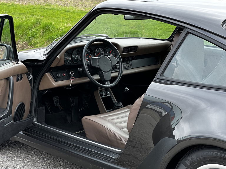Porsche 911 Turbo 3.3