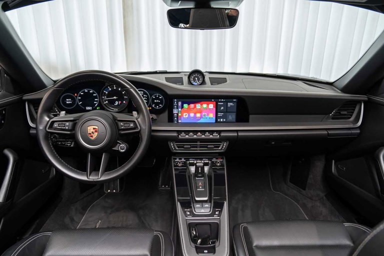 Porsche 992 Carrera