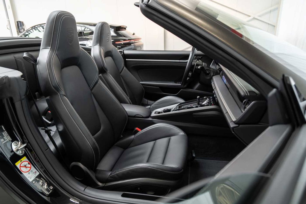 Porsche 992 Carrera