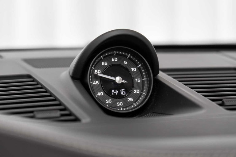 Porsche 992 Carrera