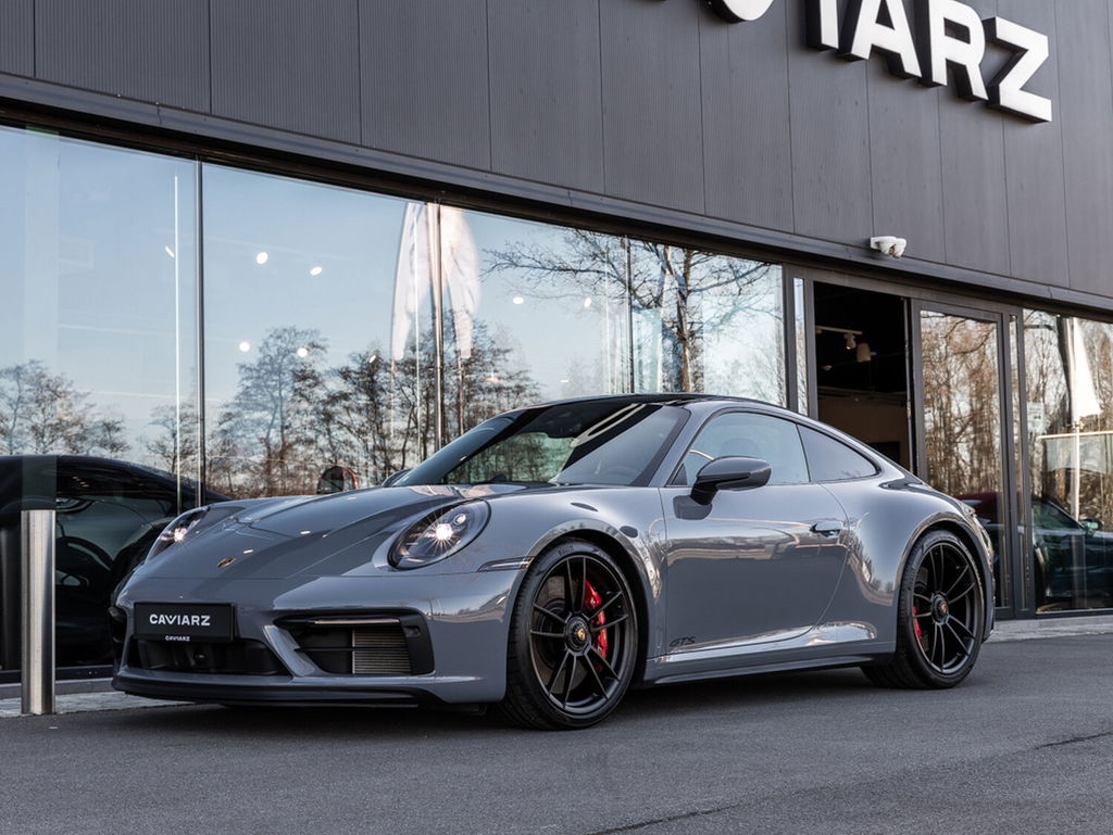Porsche 992 Carrera 4 GTS